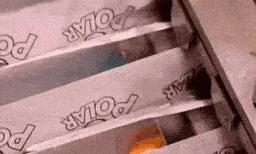 「冰工厂」这种外面是冰壳,里头是馅儿的冰棍怎么「冻」出来的? | 有趣的制造(图22) 这类冰工厂外面都是冰,里面是馅儿的冰棍,怎么「冻」出来的?|有意思的制作(22)