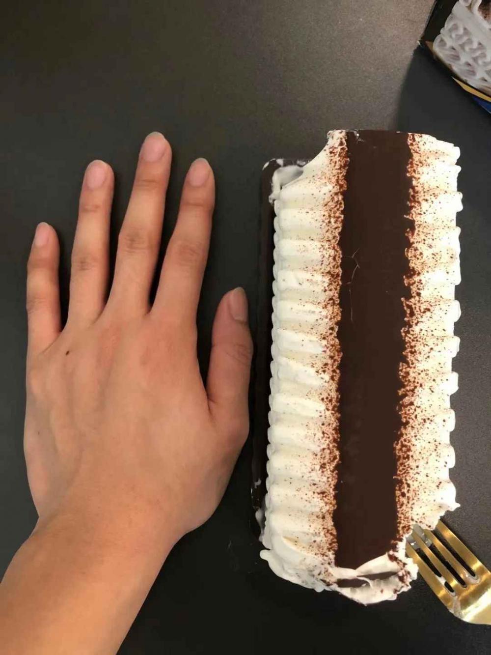 「冰工厂」这种外面是冰壳,里头是馅儿的冰棍怎么「冻」出来的? | 有趣的制造(图24) 这类冰工厂外面都是冰,里面是馅儿的冰棍,怎么「冻」出来的?|有意思的制作(24)