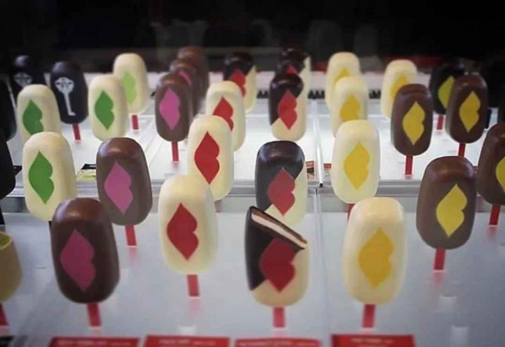 这款带红唇印的芭杜冰淇淋，为何已被市场追捧？(2)