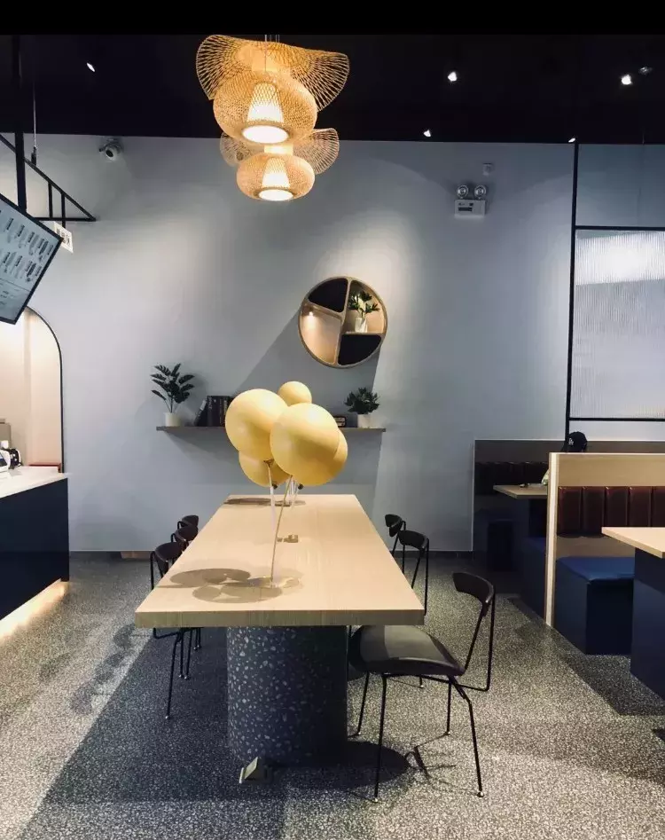 雪糕中的流量王，钟薛高开“酸”咖啡店要打造另一个爆款，你觉得他会从“网红”变成“长红”？吗？(8)