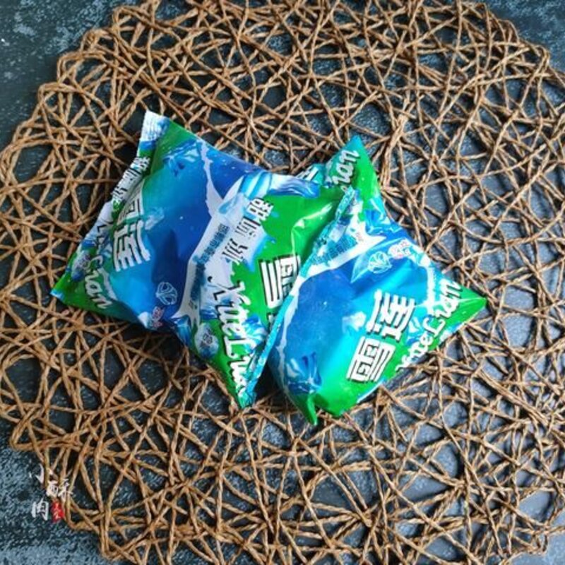 盘点那些5毛钱能买到的雪糕和冰棍,满满的童年回忆,你吃过几种(图3) 盘点那些5毛钱能买到的雪糕和冰棍,满满的童年回忆,你吃过几种(3)