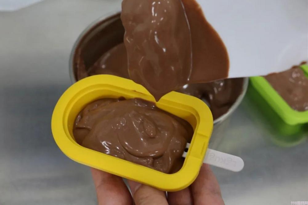 可可味冰淇淋的做法（冰淇淋的做法窍门）(17)