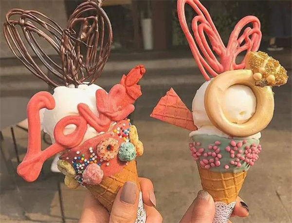 网红冰淇淋店加盟费多少钱(分享意冰客冰淇淋代理费用)(图1) 网红冰淇淋店费多少钱(分享意冰客冰淇淋代理费用)(1)