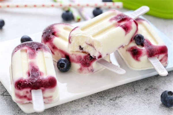 雪糕和冰淇淋有什么区别（解析雪糕和冰淇淋一样吗）(2)