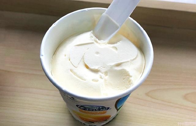 雪糕和冰淇淋到底有什么区别（解析雪糕和冰淇淋哪个更好吃）(8)