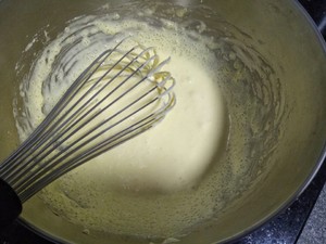 巧克力脆皮梦龙雪糕做法（不用搅拌没有冰渣熟蛋版的冰淇淋）(5)