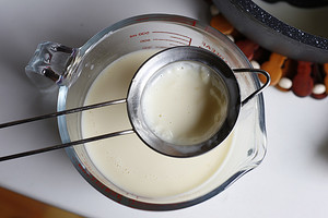 特浓牛奶雪糕的做法  （最正宗的做法步骤详解）(8)