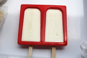 特浓牛奶雪糕的做法  （最正宗的做法步骤详解）(11)