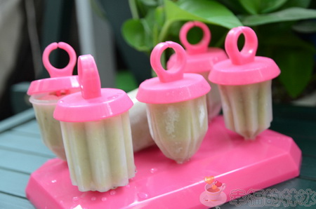 绿豆沙冰棍的做法(解析绿豆冰棍的制作方法)(图1) 绿豆沙冰棍的做法(解析绿豆冰棍的制作方法)(1)