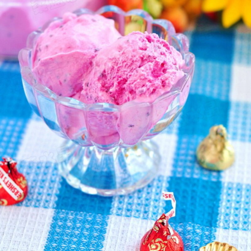 美艳红火龙果冰淇淋（分享火龙果冰淇淋的做法）(1)