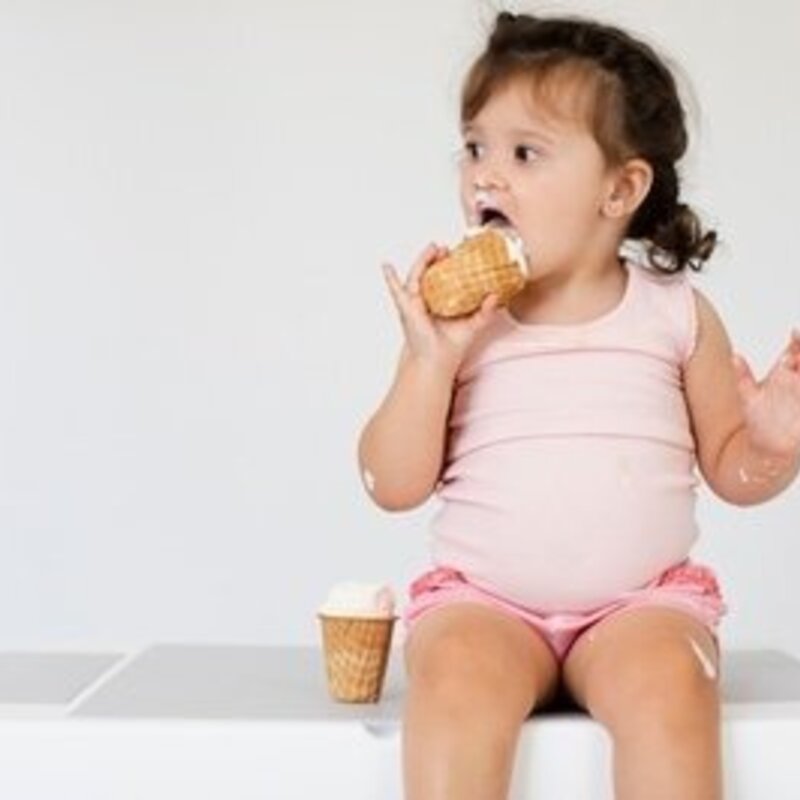 孩子多大可以吃冰淇淋（解析怎么吃才不影响健康）(1)