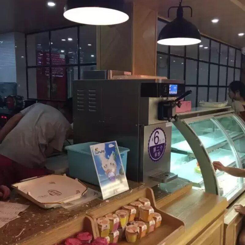 冰棍批发招牌怎么做吸引人（这样经营冰淇淋店才能提高顾客进店率）(6)