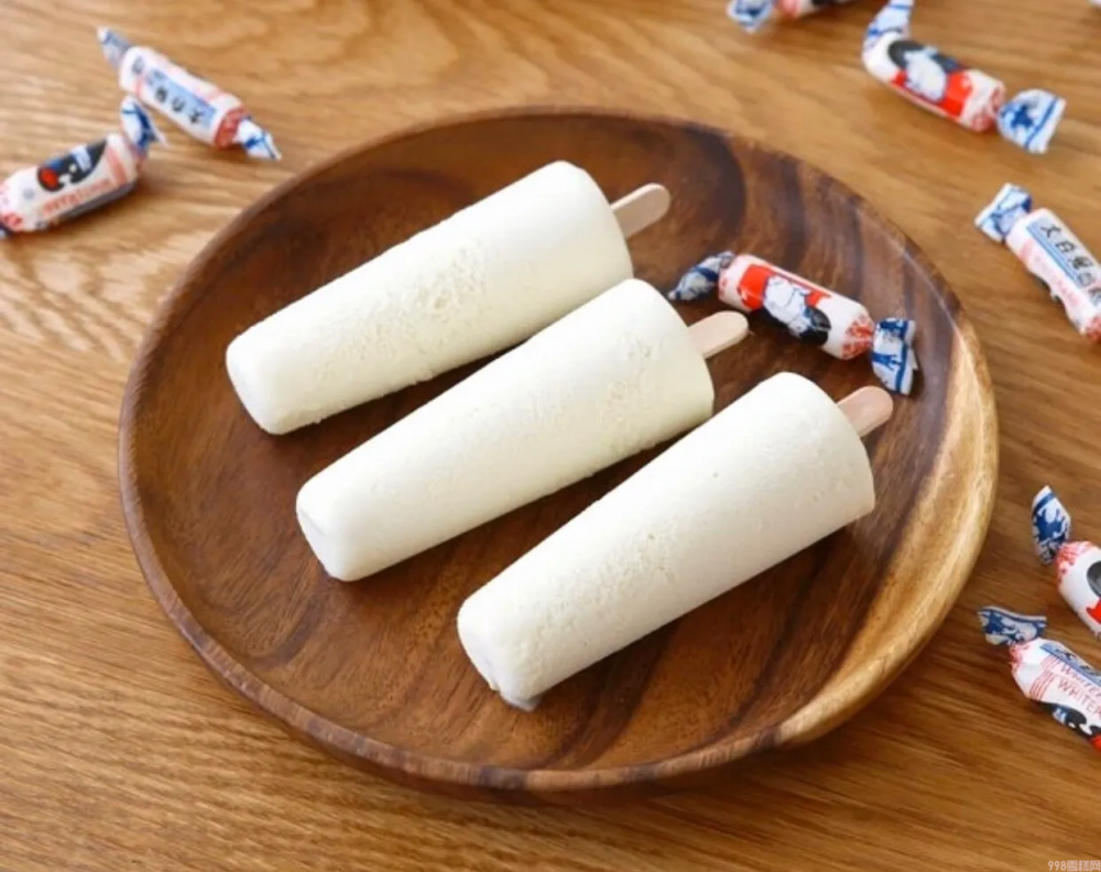 大白兔雪糕做法(教你做成没有冰渣的大白兔雪糕)(1) 大白兔雪糕做法(教你做成没有冰渣的大白兔雪糕)(1)