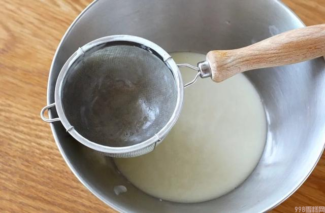 大白兔雪糕做法(教你做成没有冰渣的大白兔雪糕)(4) 大白兔雪糕做法(教你做成没有冰渣的大白兔雪糕)(4)