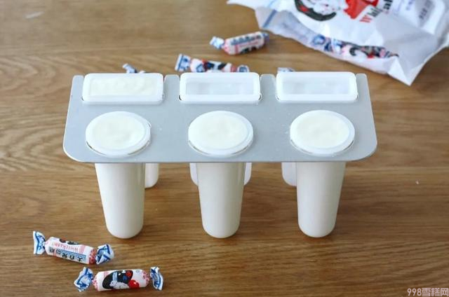 大白兔雪糕做法(教你做成没有冰渣的大白兔雪糕)(7) 大白兔雪糕做法(教你做成没有冰渣的大白兔雪糕)(7)