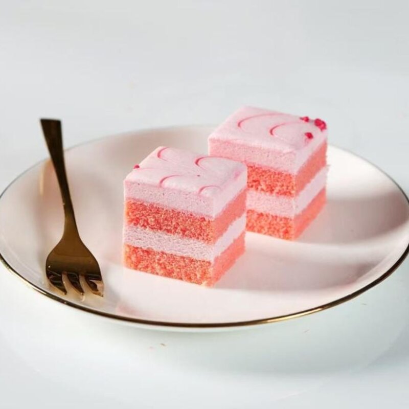 草莓慕斯蛋糕 9盒30小块