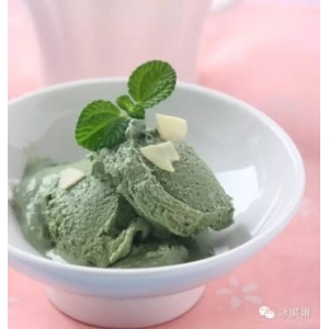制作抹茶冰淇淋