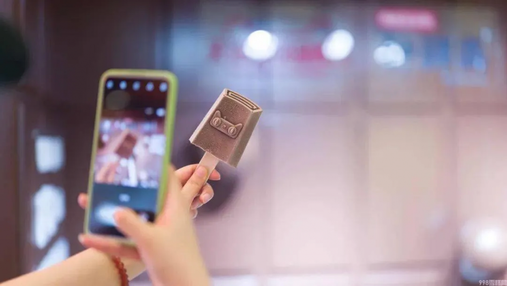 被骂惨的钟薛高，为何还被年轻人抢购一空？(16)