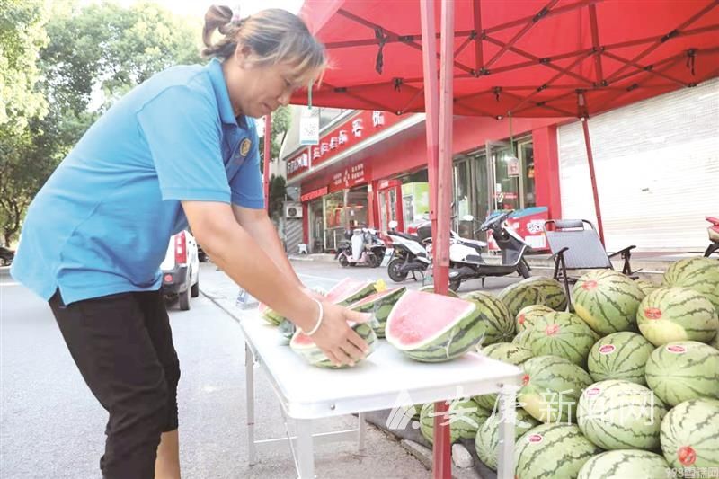 今夏,消暑成本水涨船高 西瓜每公斤普涨1元,知名品牌雪糕价格见涨(图1) 今夏,消暑成本水涨船高 西瓜每公斤普涨1元,知名品牌雪糕价格见涨(1)