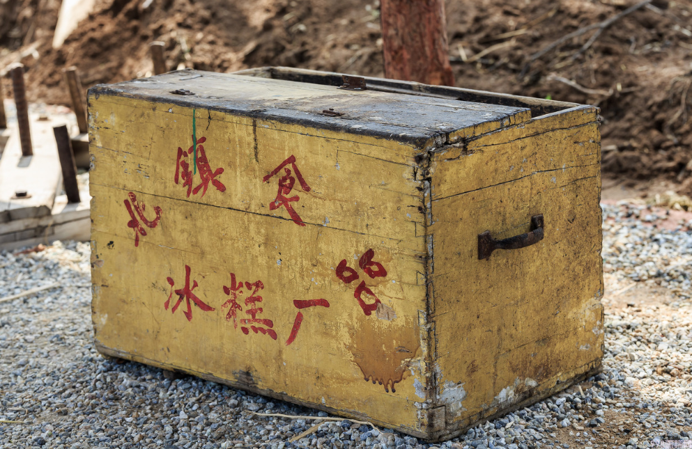 90年代的东北小孩,一年四季起早贪黑都在干嘛?啃雪糕?(图3) 90年代的东北小孩,一年四季起早贪黑都在干嘛?啃雪糕?(3)